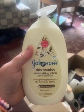 Johnson’s Skin Nourish Moisturizing Lotion
